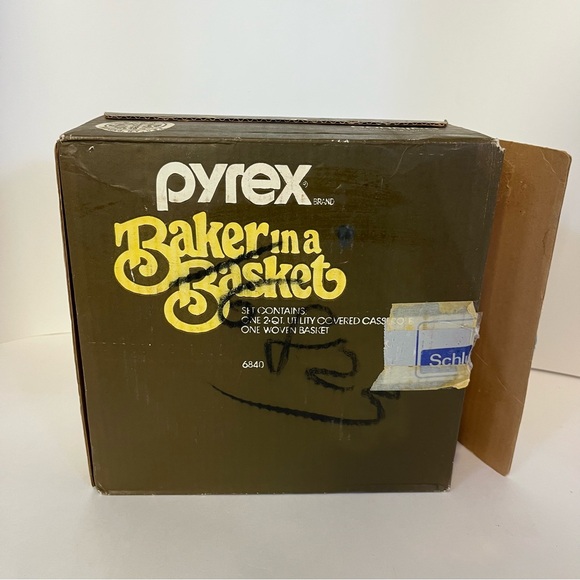 New Vintage Pyrex Baker in a Basket with Box 2 qt Casserole Dish Lid Woven 6840 - Picture 4 of 12